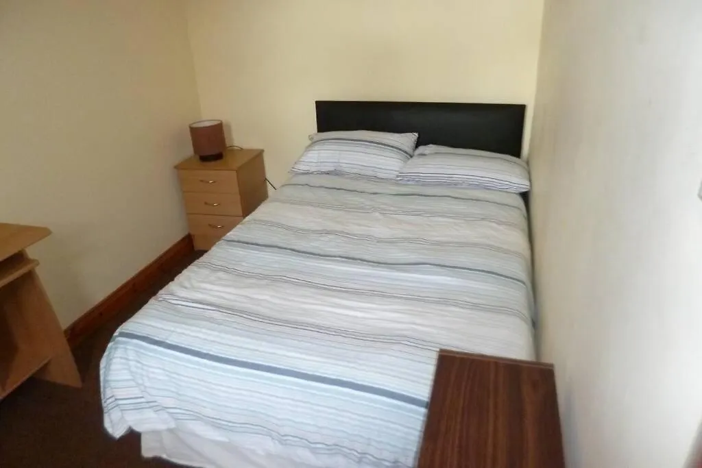 Room In Stranmillis Belfast Lägenhet